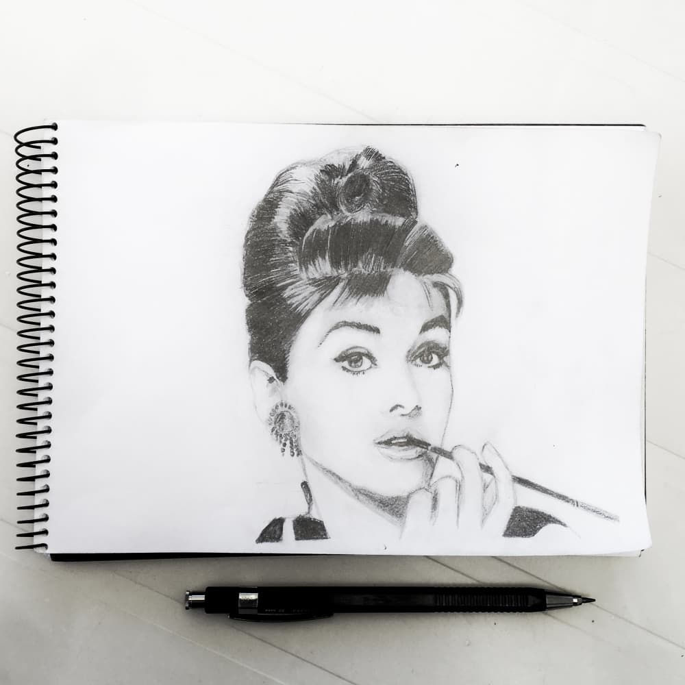 Retrato a lápiz de Audrey Hepburn
